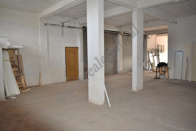 Warehouse for rent on the Tirana-Durres highway, in front of QTU.
The total area is 297 m2, organiz